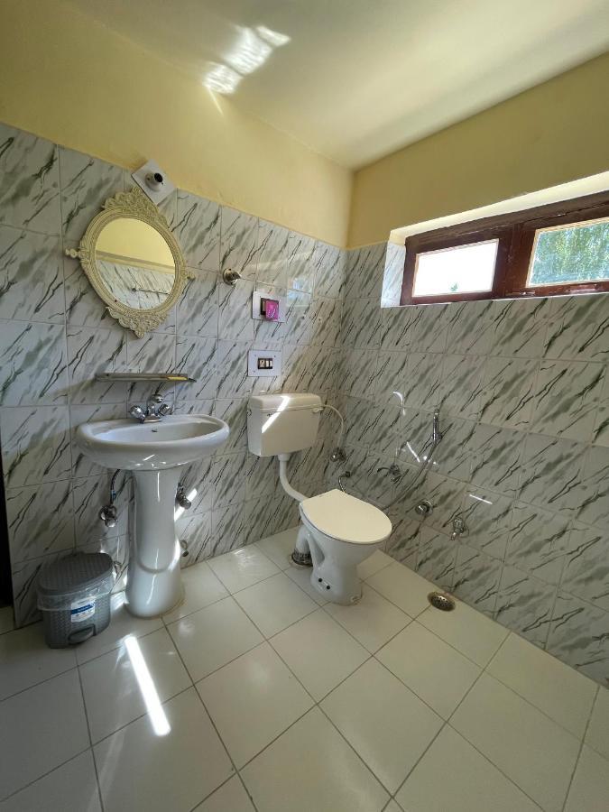 Hinjuma Guest House Лех Екстер'єр фото